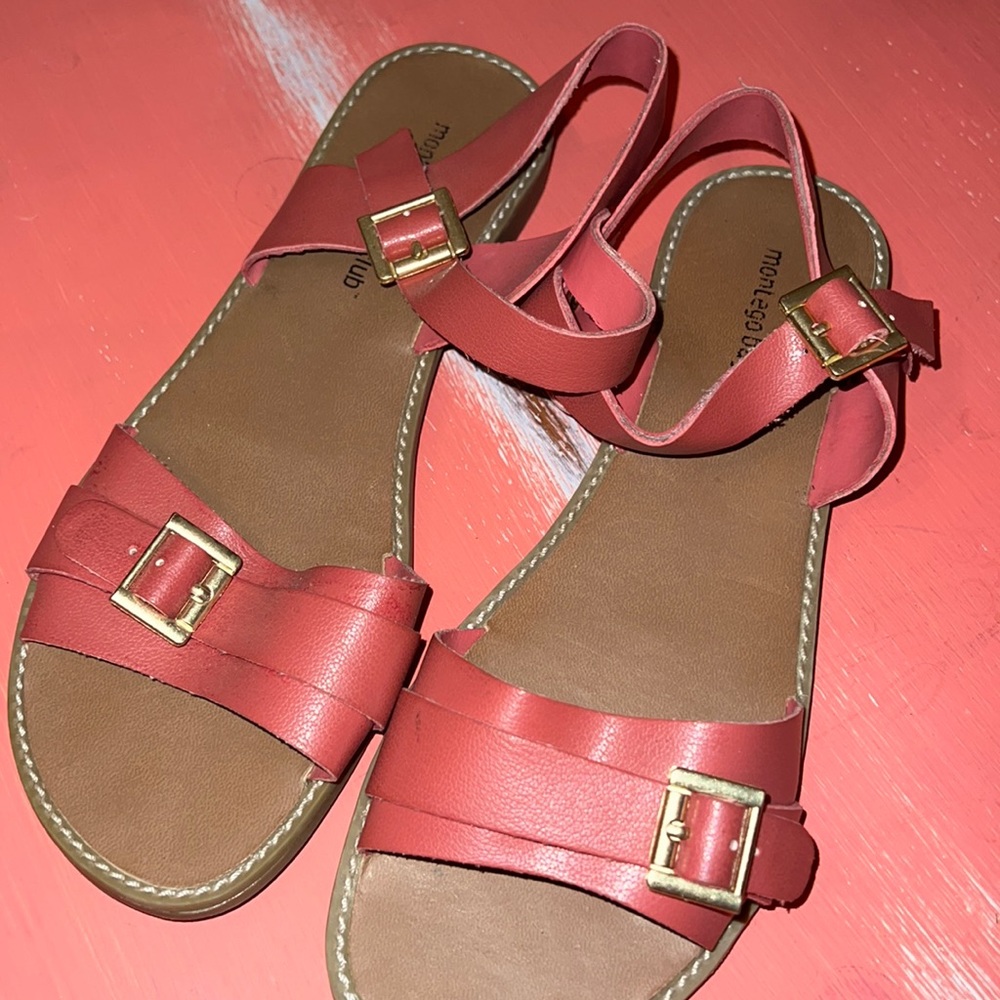 Coral colorSandals with gold buckles